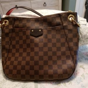 Louis Vuitton authentic south bank crossbody